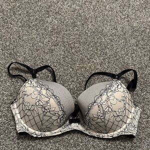 Victoria Secret Push Up Bra 34C